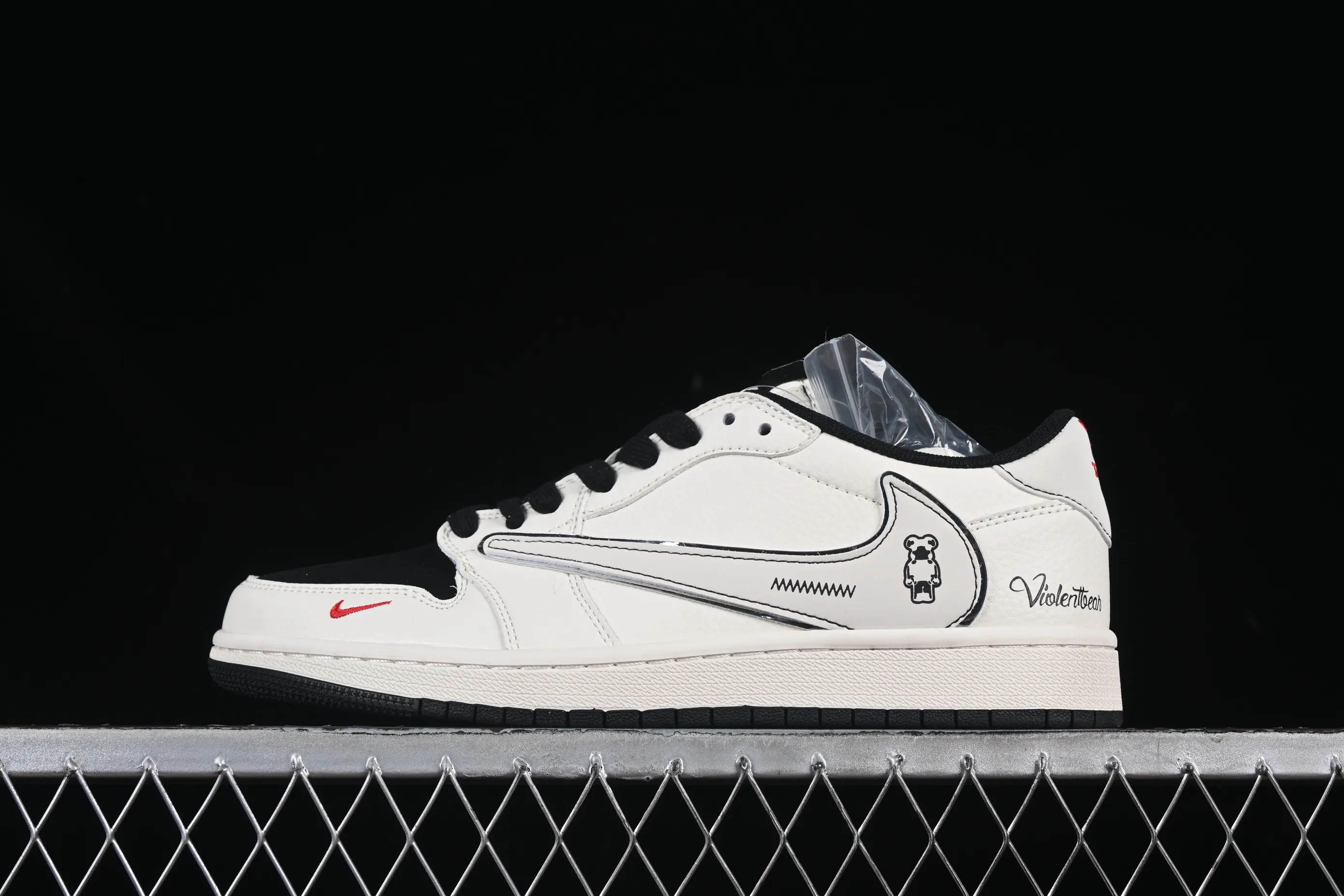 All categories Air Jordan Jordan series basketball shoes Air Jordan 1 Low High-end customized low-top sneakers Travis Scott x Fragment Design x Air Jordan 1 Low OG SP Joe 1 violent bear joint cartoon beige low-top cultural casual sneakers XS7089-526